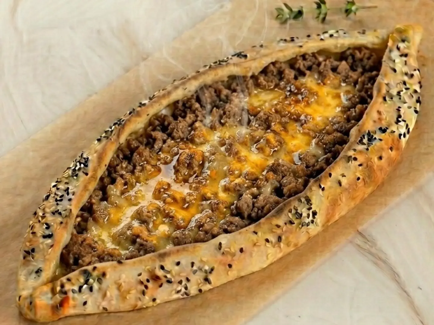 فطيرة لحم حاشي بجبنة الشيدر