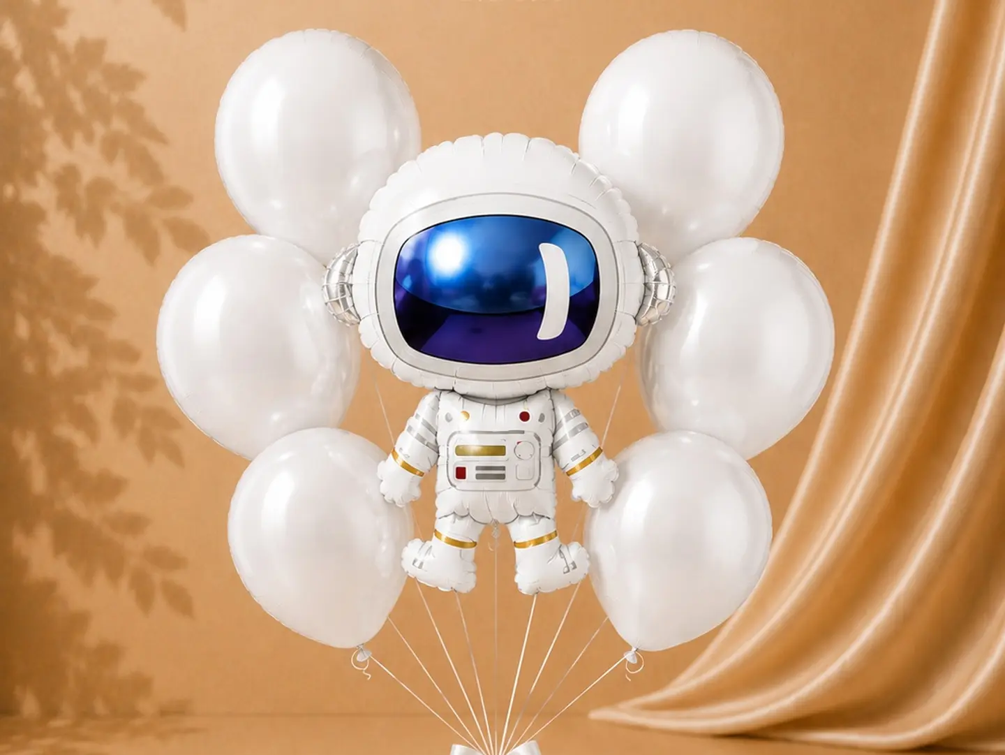 Astronaut Balloon Bouquet With White Helium Balloons