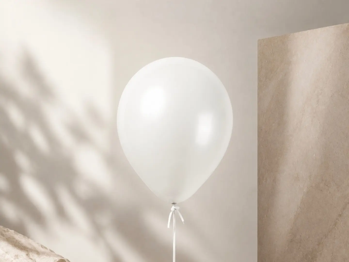 White Balloon
