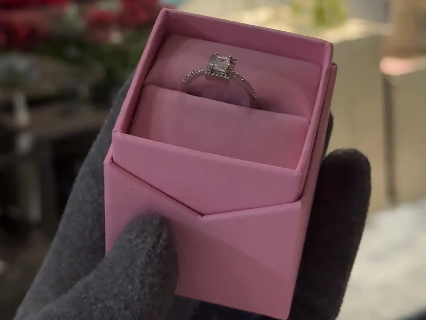 Luxury Gift Women's Swarovski Ring With Bouquet Of Roses