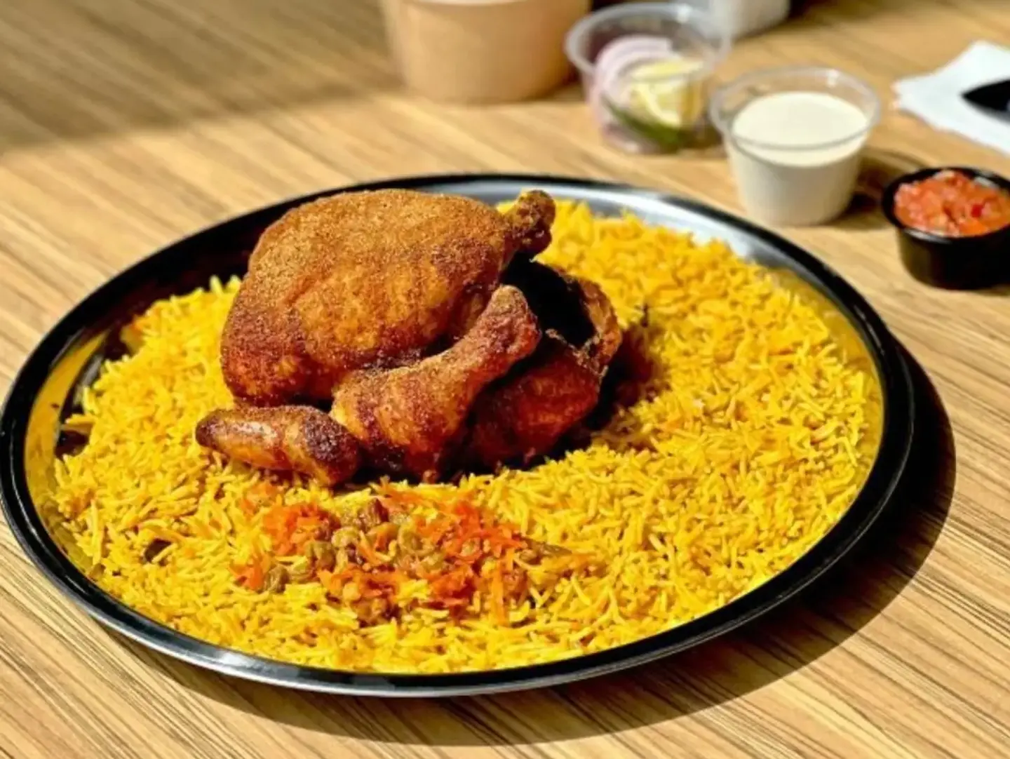 دجاج شواية مع الأرز - دجاجة كاملة (يكفي لشخصين)