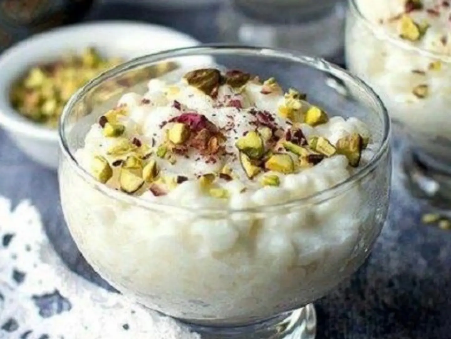 ارز كريمة اللبن مكسرات
