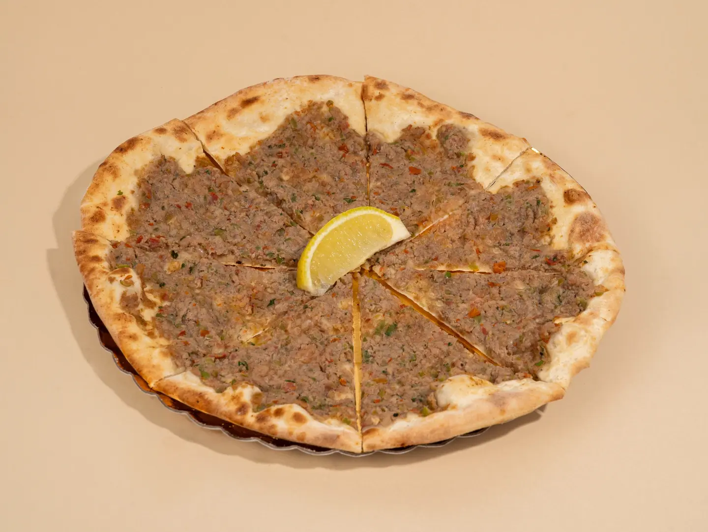 منقوشة لحم بعجين