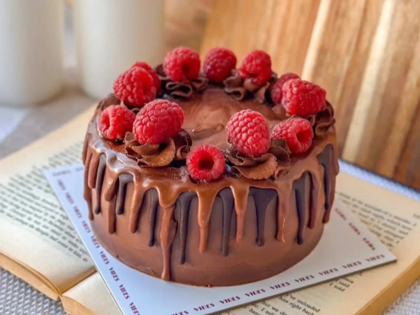 Chocolate And Raspberry Cake