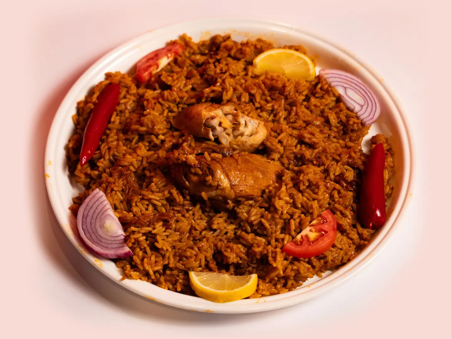 نصف حبة دجاج مضغوط ( رز ابو بنت )