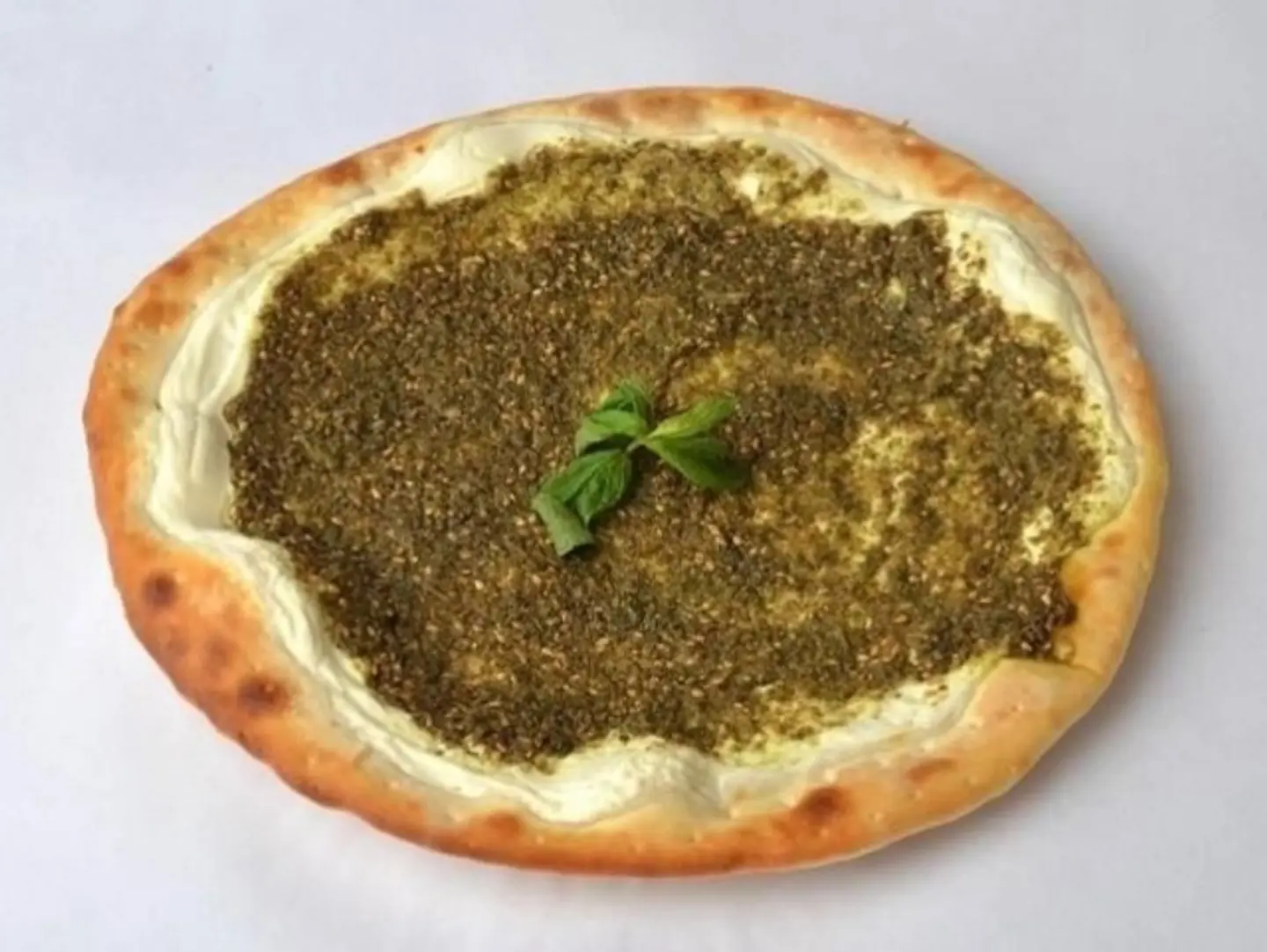 لبنة بالجبن وزعتر