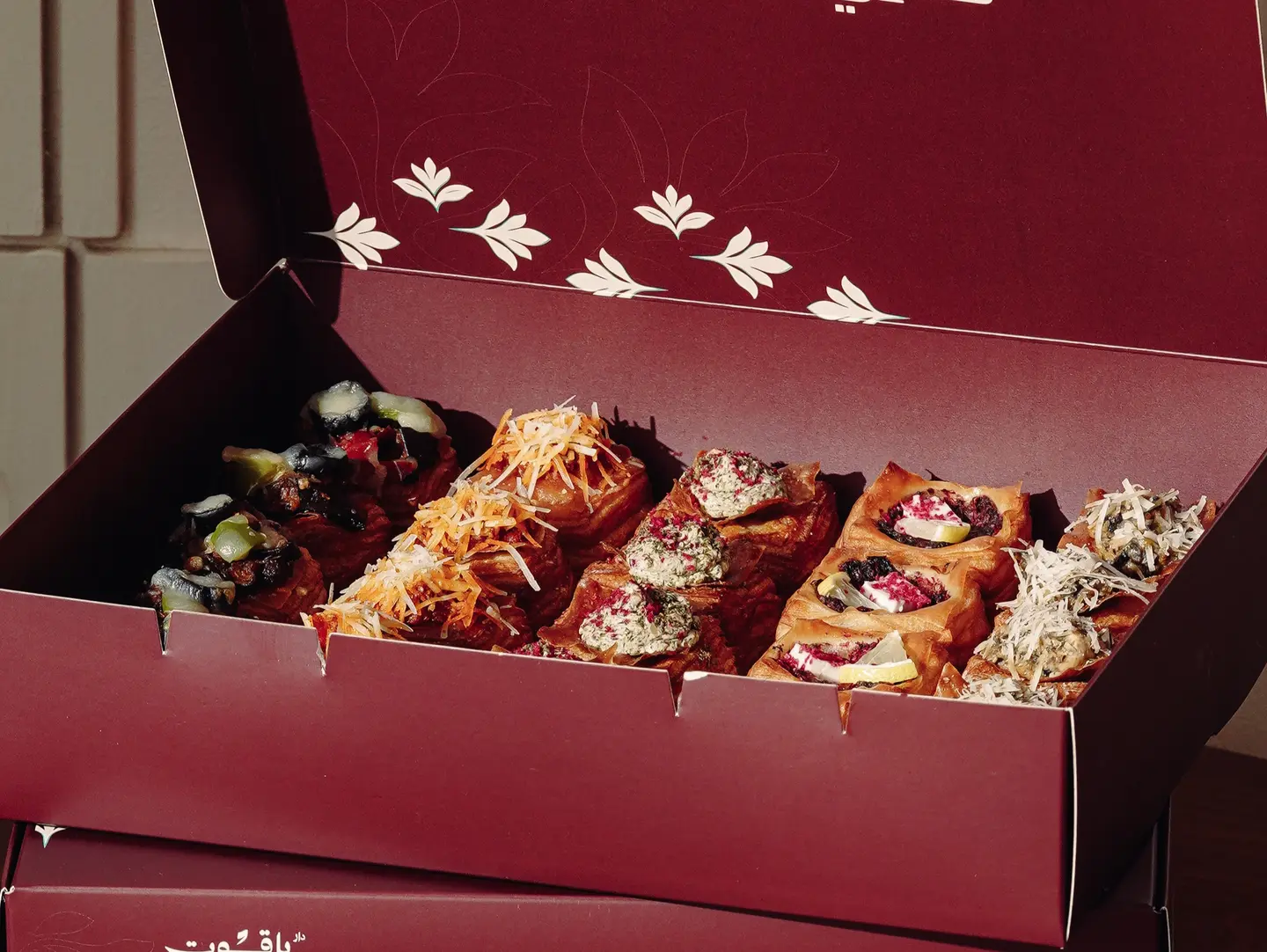 Various Gatherings Box   10 Pcs