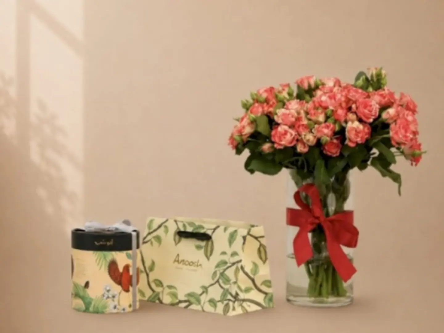 Distinctive Rose Vase And Chocolate Anoush
