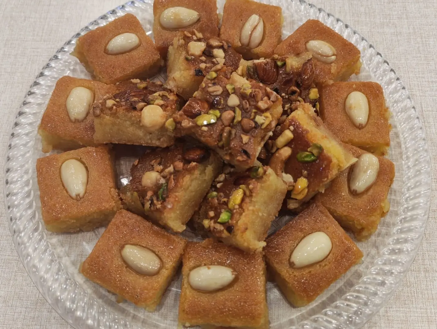 هريسة لوز ومكسرات