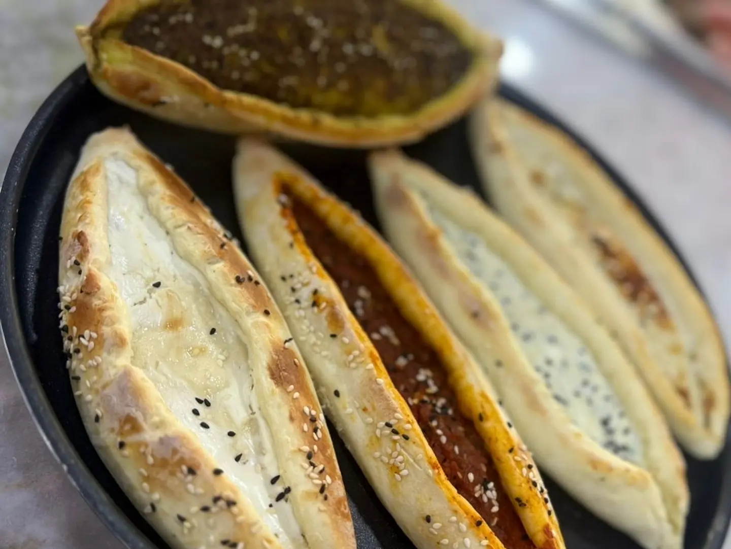 Mixed Manakeesh (5 Pieces)