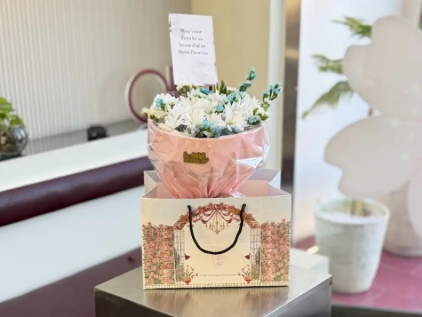 Laura Bouquet No. 12