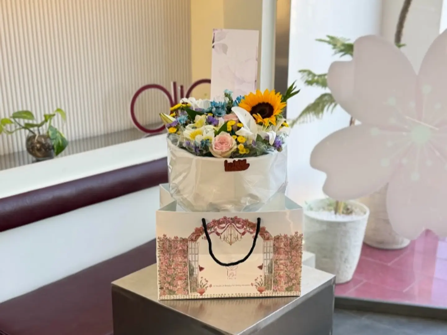 Laura Bouquet No. 16