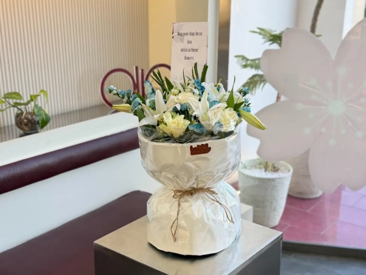 Laura Bouquet No. 17