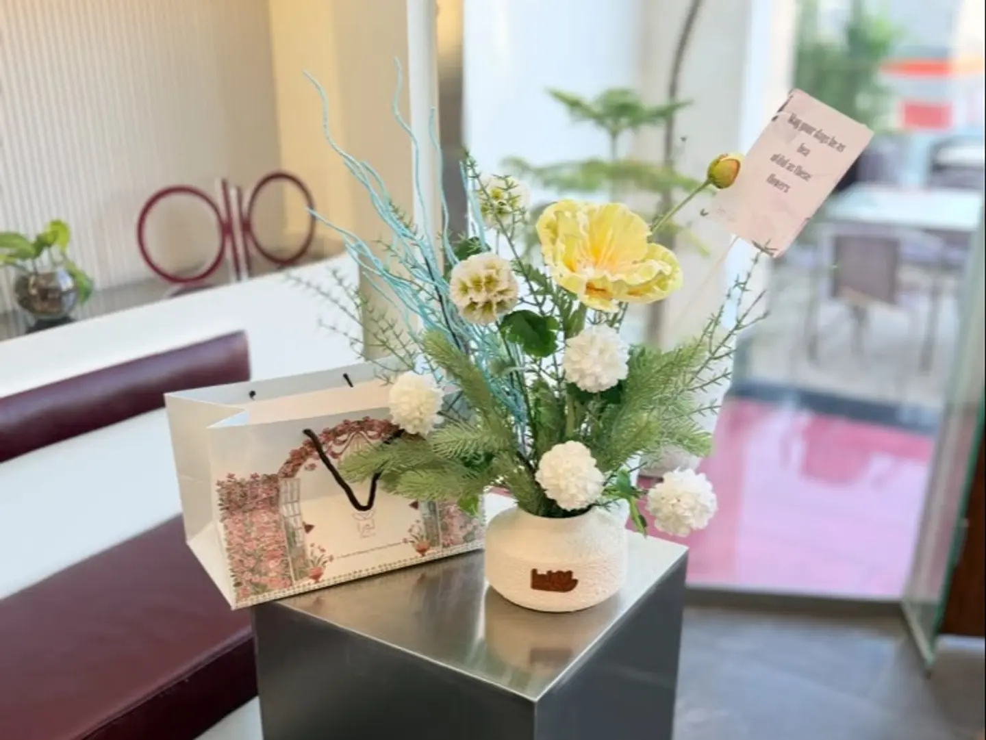 Artificial Flower Vase 6