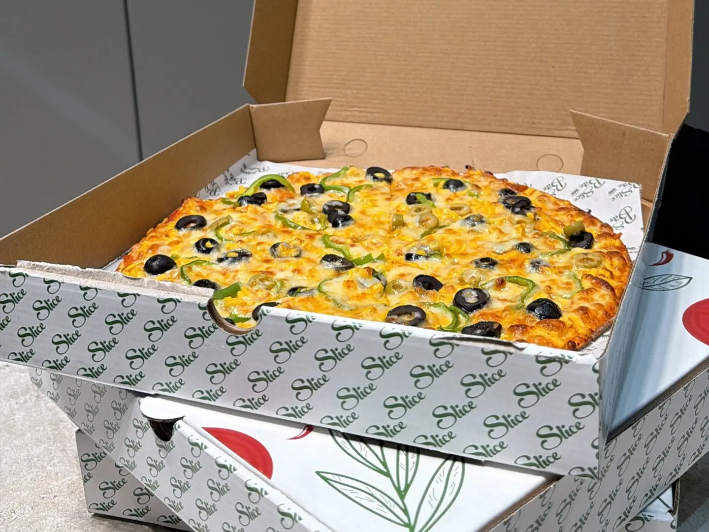 Halloumi Vegetables Pizza