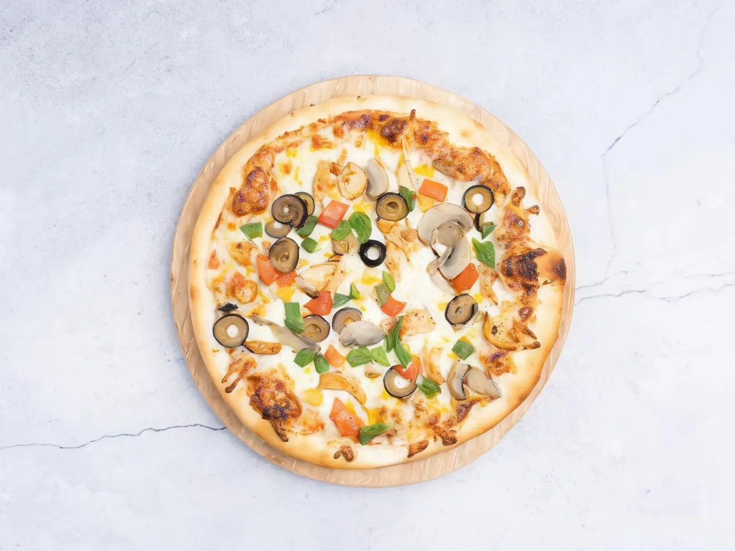 بيتزا دجاج مع الجبن السائل