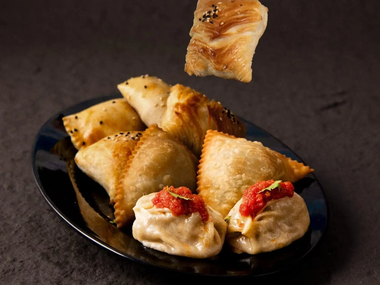 Mixed Pastry Platter (15 Pieces)