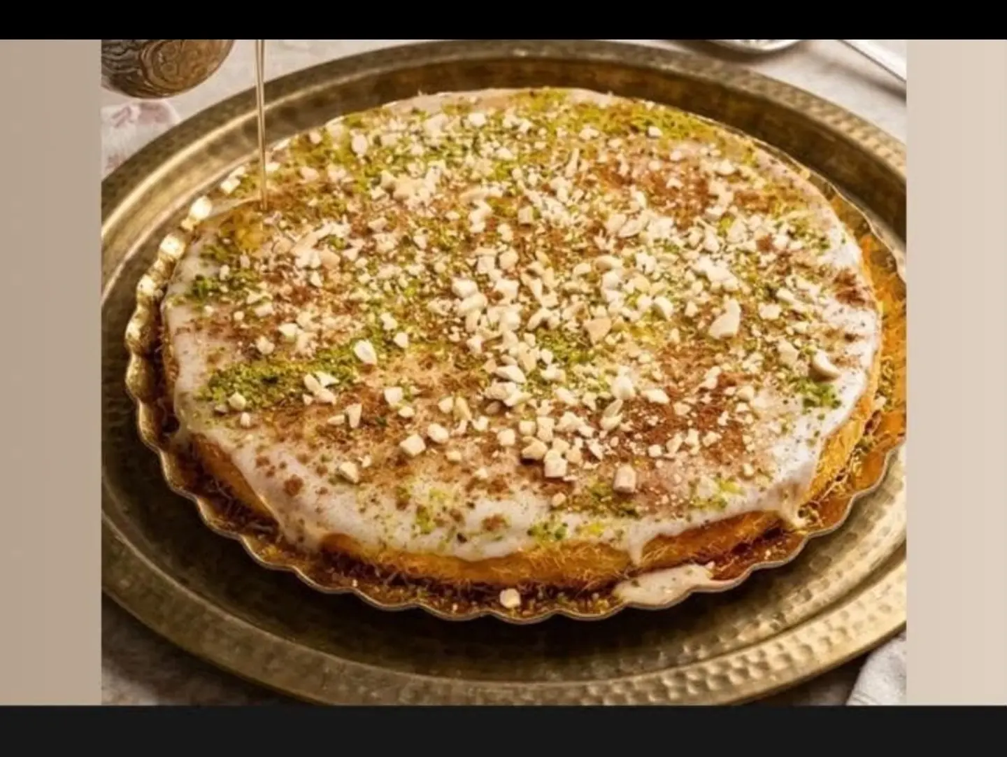 Kunafa With Cream And Cinnamon Rolls