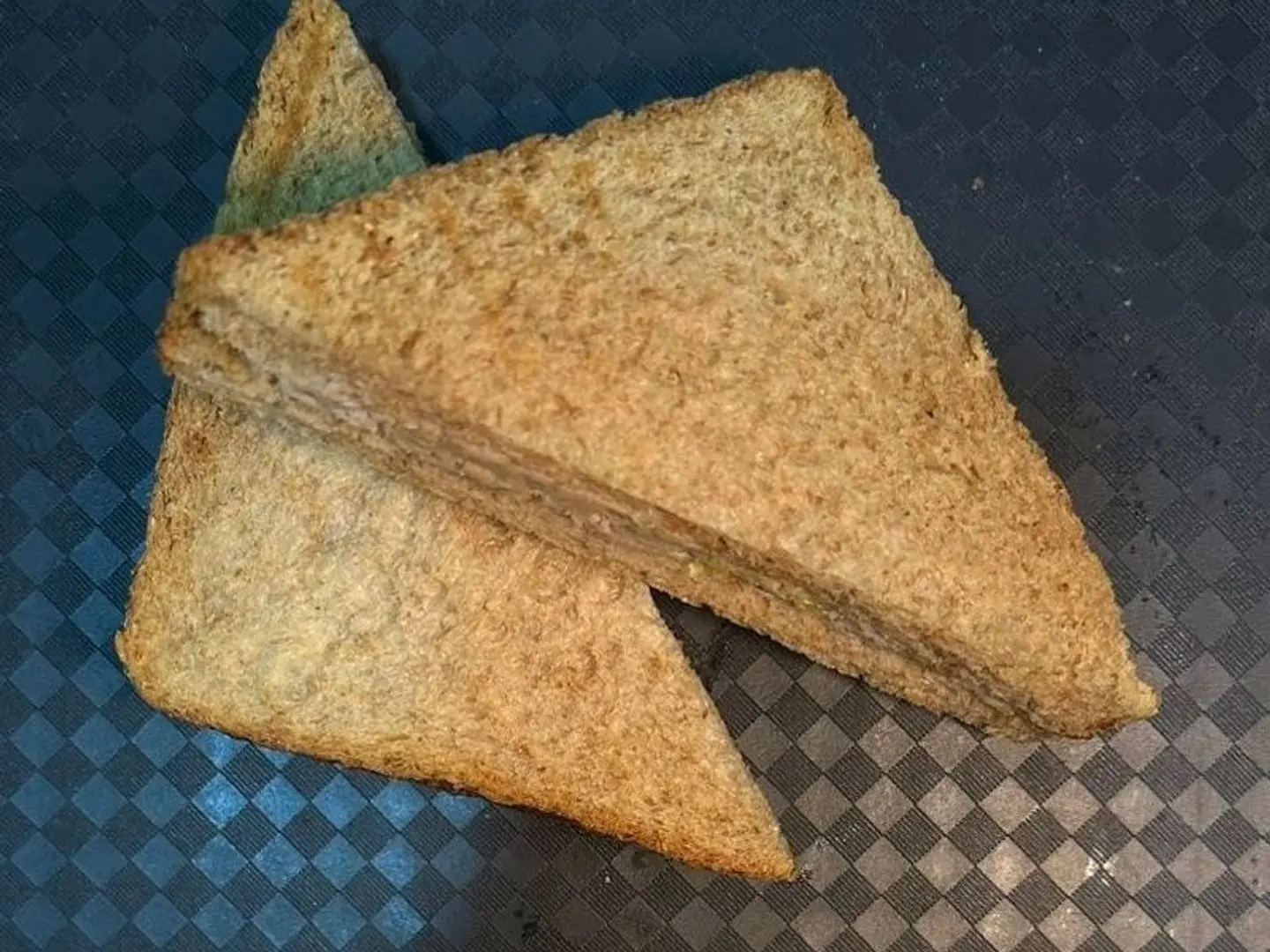 Tuna Lettuce Sandwich