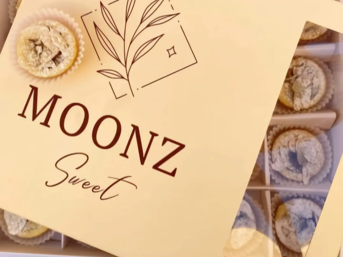 Moonz Sweet Tart Date
