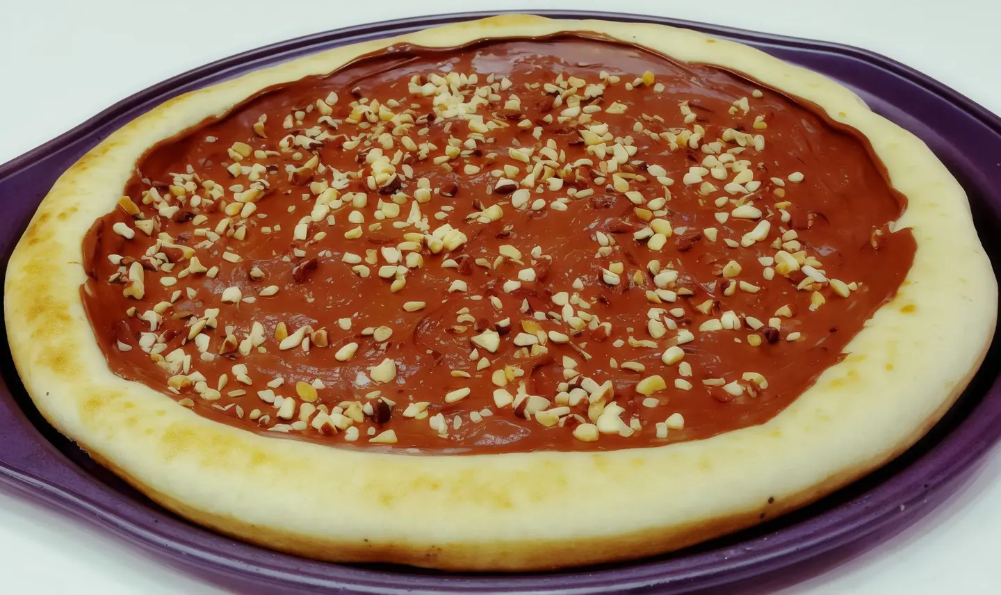 Large Nutella With Nuts Pizza