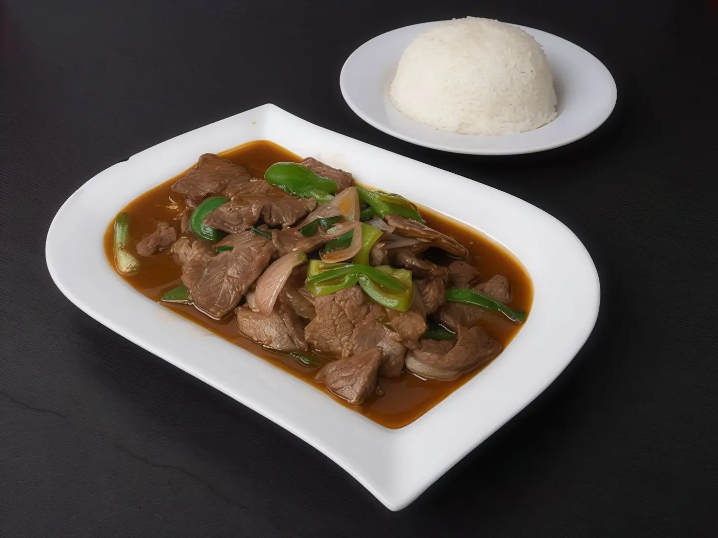 لحم بقري مع فلفل أخضر وأرز