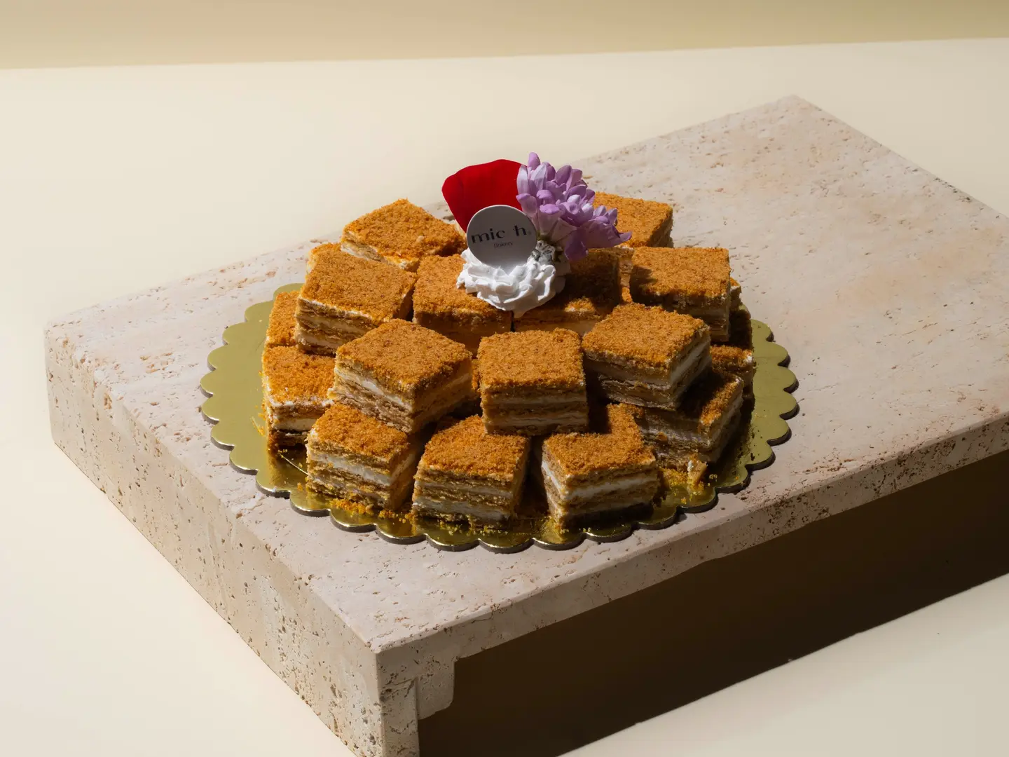 هرم كيكة العسل