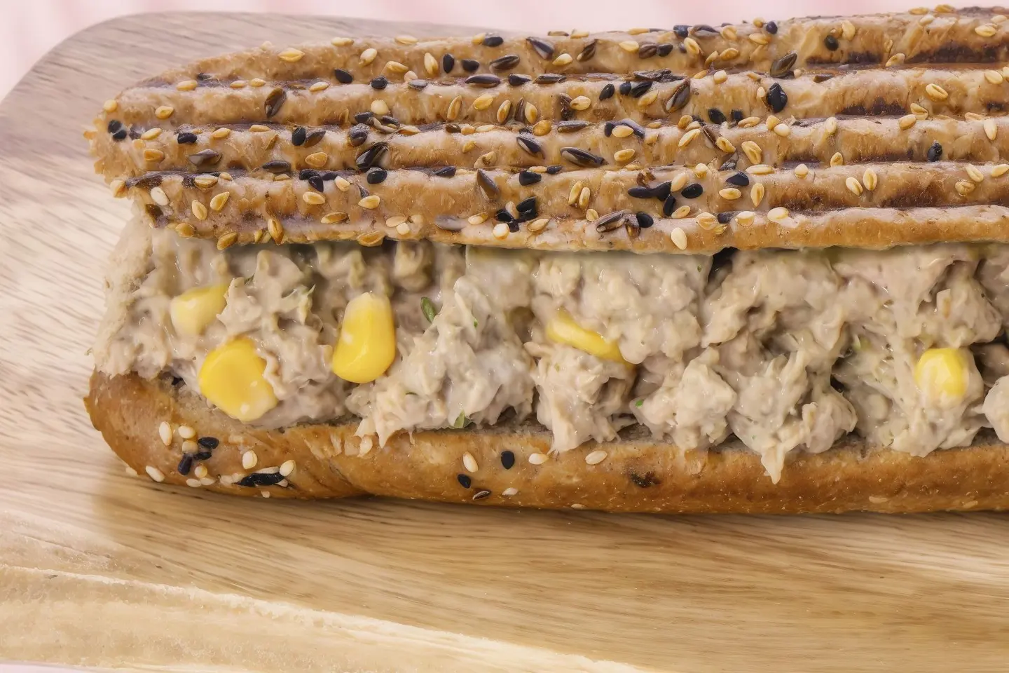 تونة دايت بالرغيف الفرنسي الأسمر