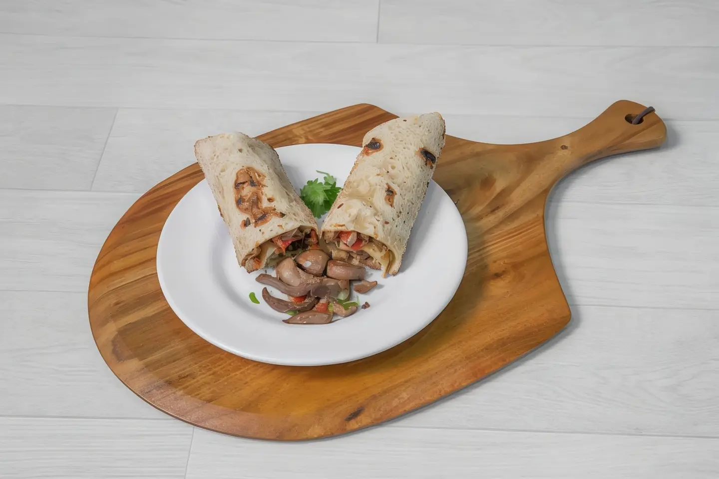 ساندوتش لحم مع الجبن