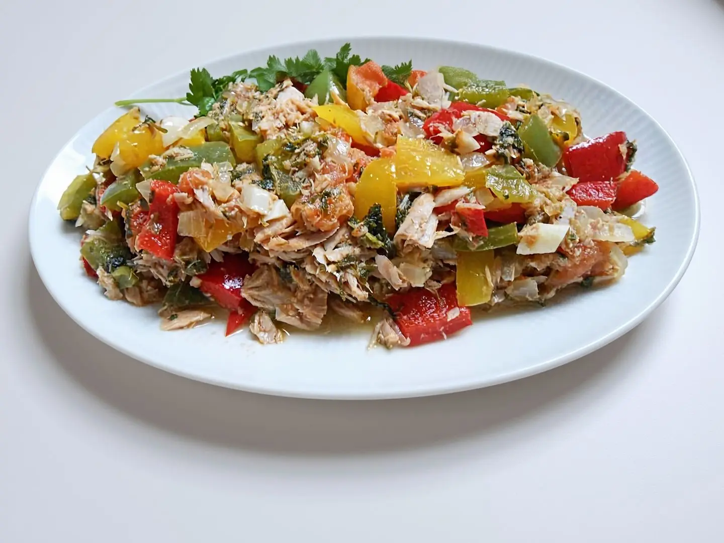 صحن تونة سادة