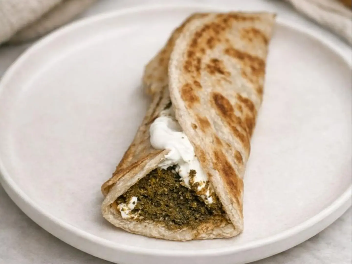 جبن مع زعتر