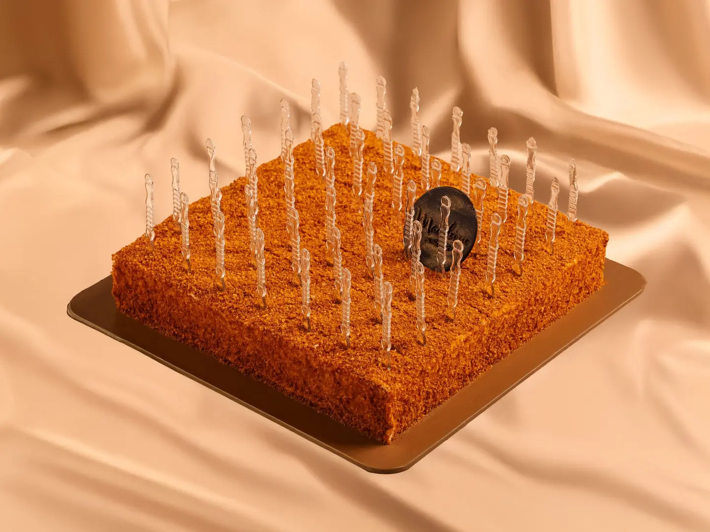 قطع كيكة العسل - قطع كبيرة من كعكة العسل