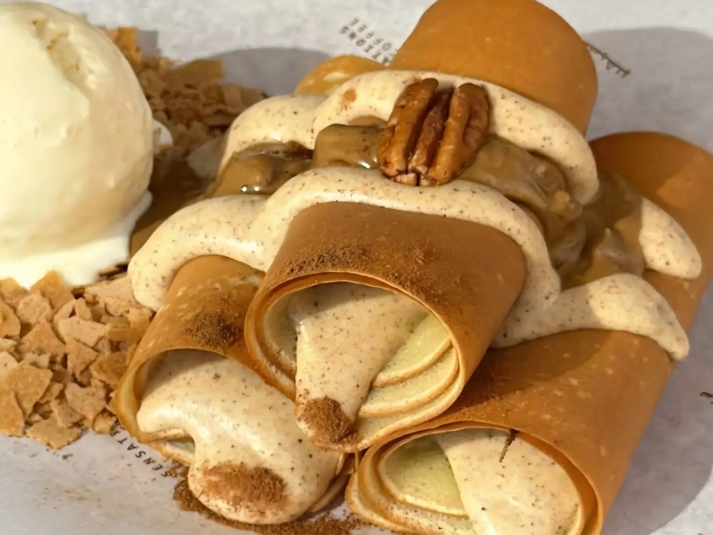 سينامون بيكان رول