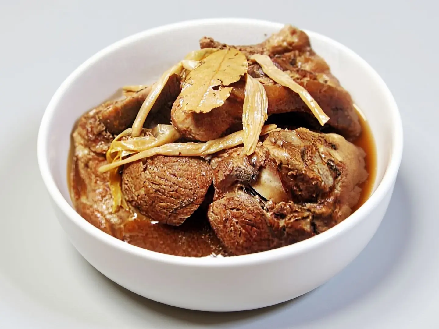 كوارع بقري بالصوص الخاص و الشوربة