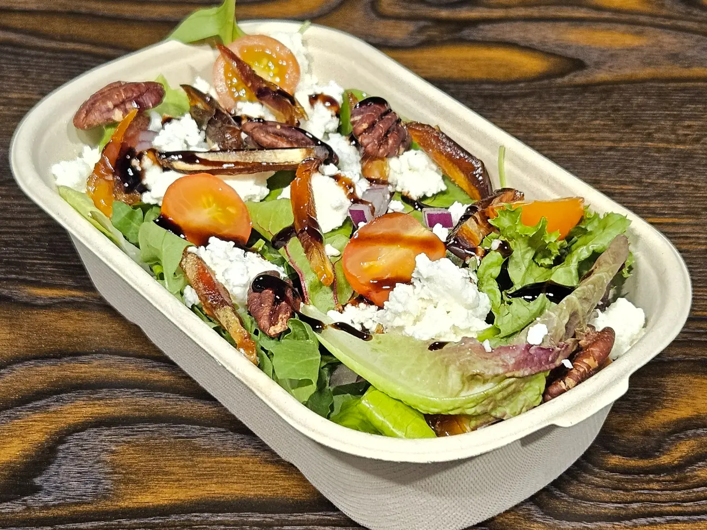 سلطة التمر و الجبن