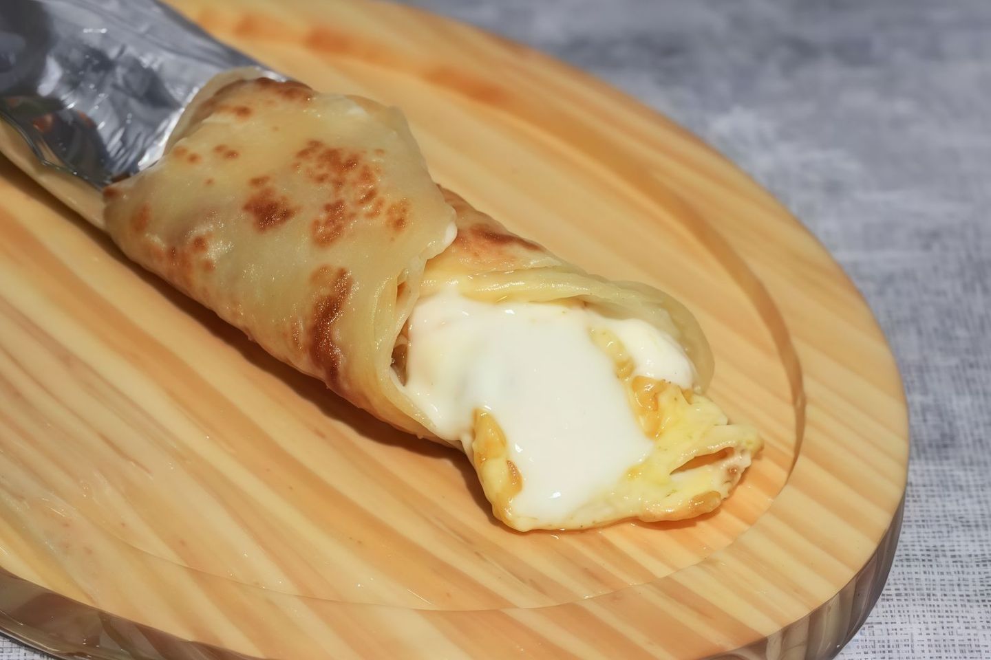 Chapati With Boiled Egg And Cheese