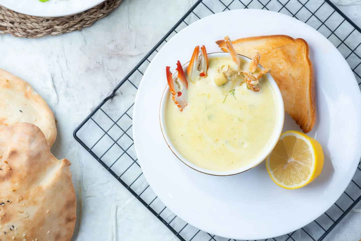 شوربة ثمار البحر كريمة