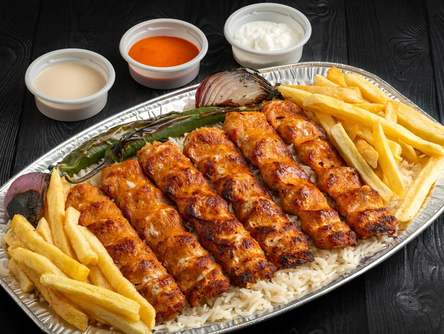 صحن 9 اسياخ كباب دجاج مع الرز