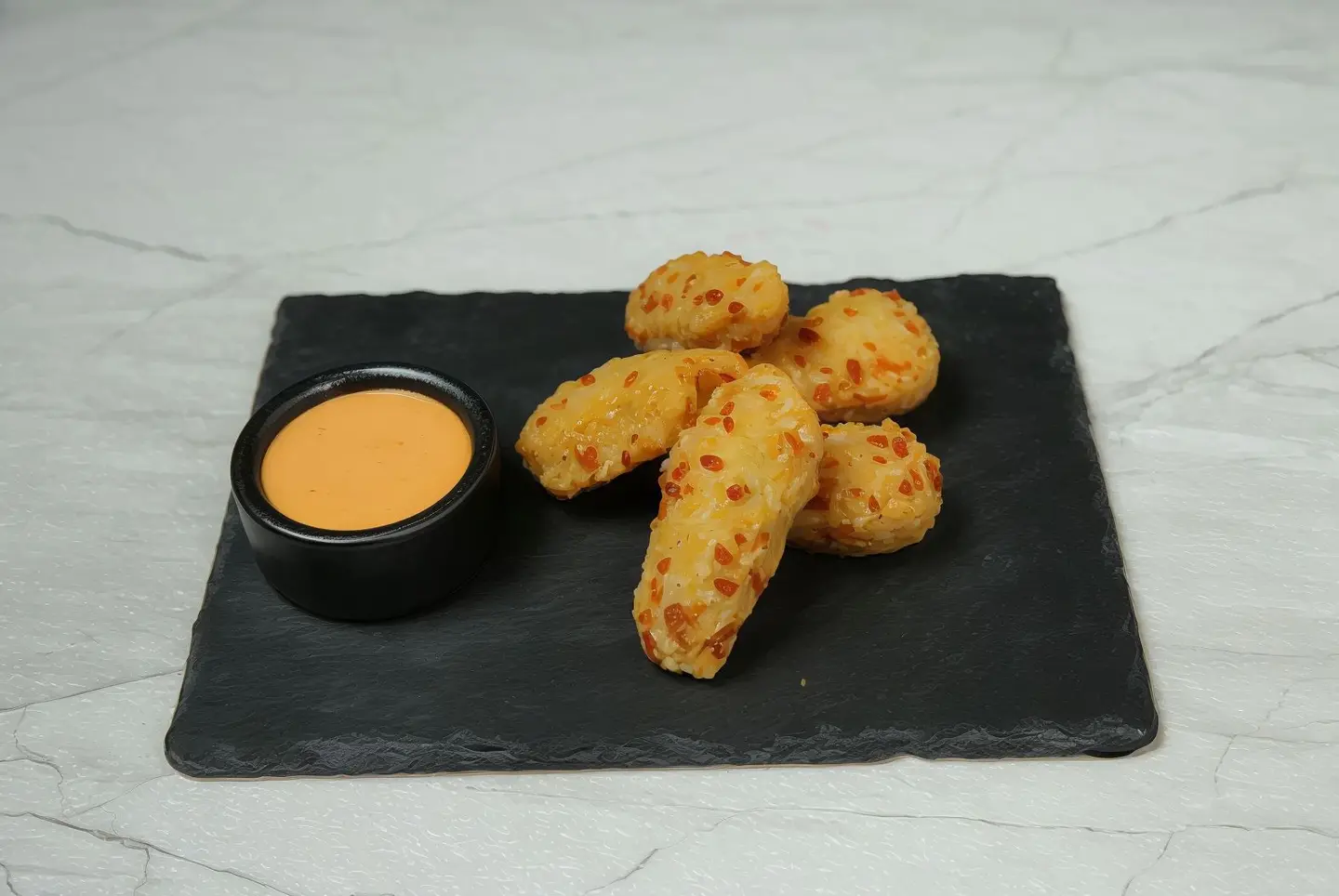 أصابع الجبنة بالهلابينو