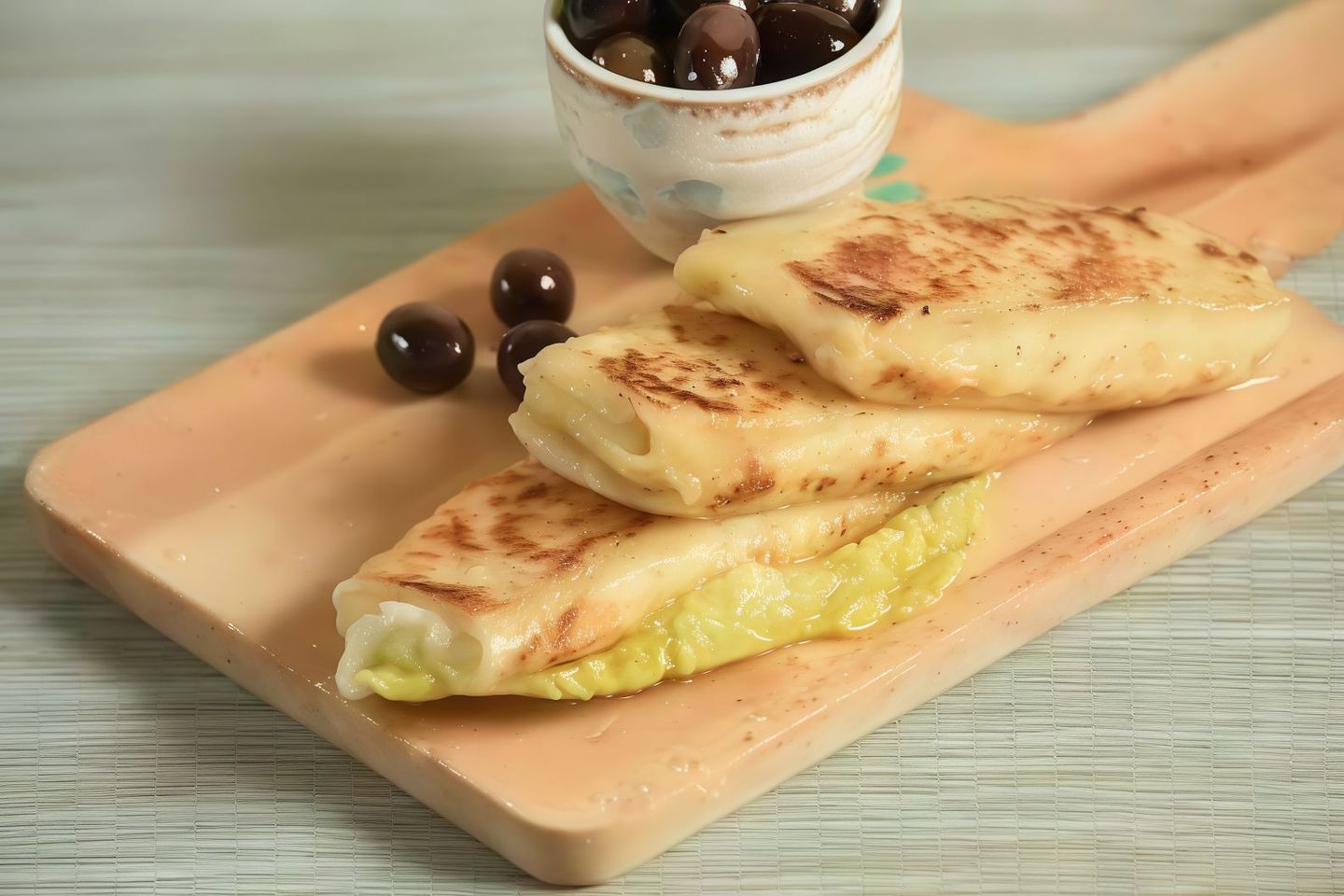 شباتي بيض