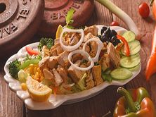 سلطة دجاج مشوي سيزر