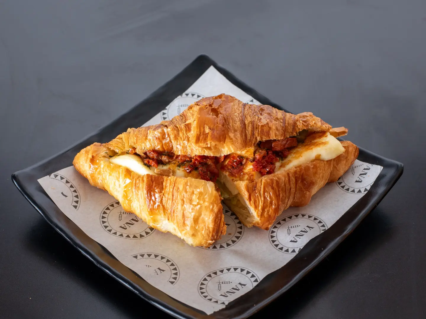 كرواسان حلوم