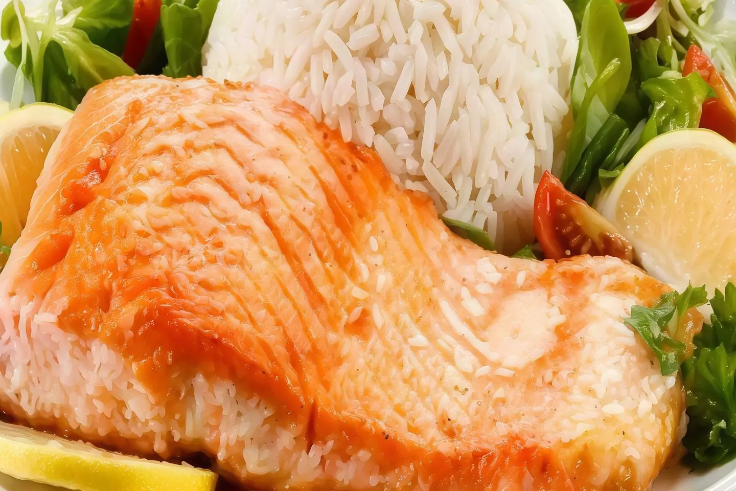 سالمون بالصوص مع الرز طازج