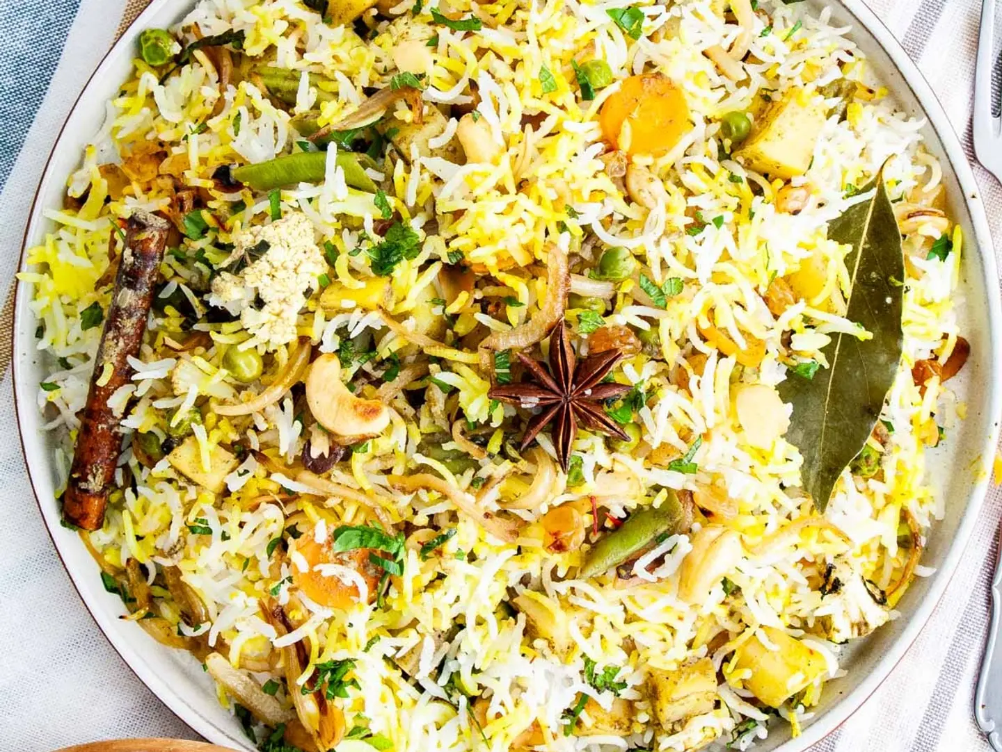صحن رز برياني طازج