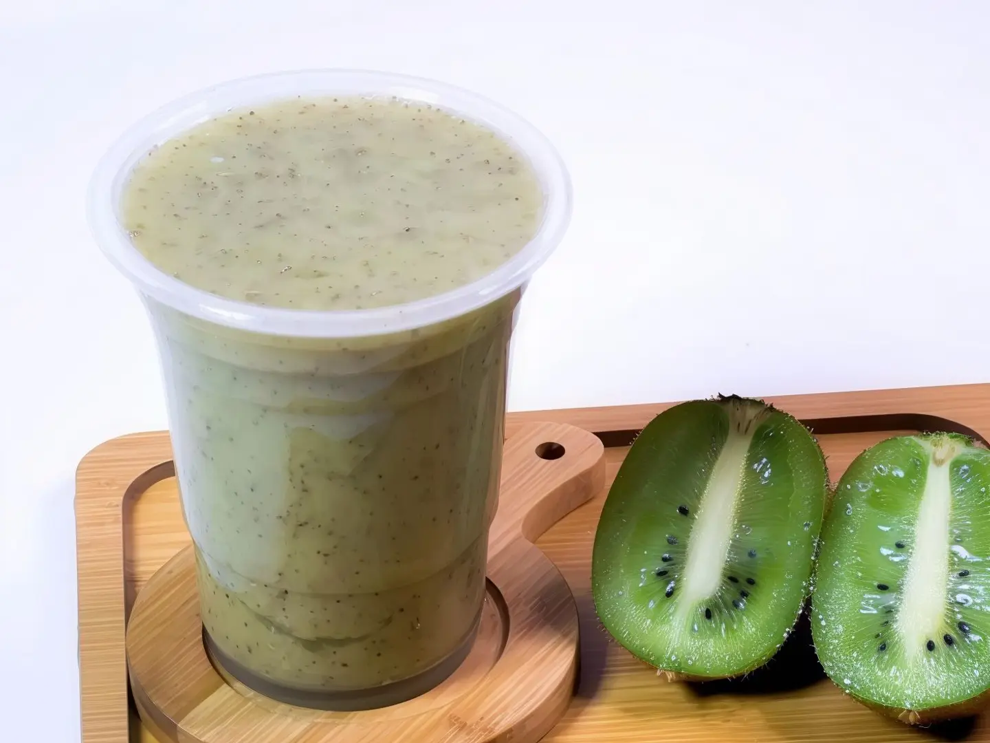 عصير كيوي-وسط