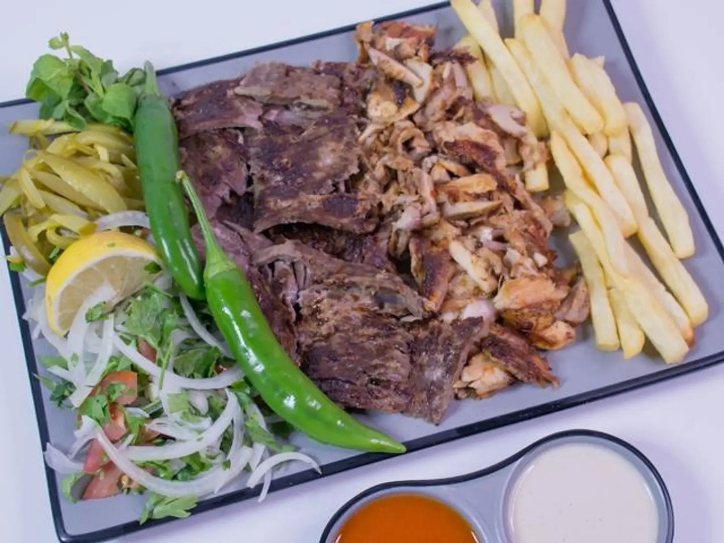 صحن شاورما مشكل لحم سادة كبير