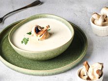 شوربة الدجاج بالفطر