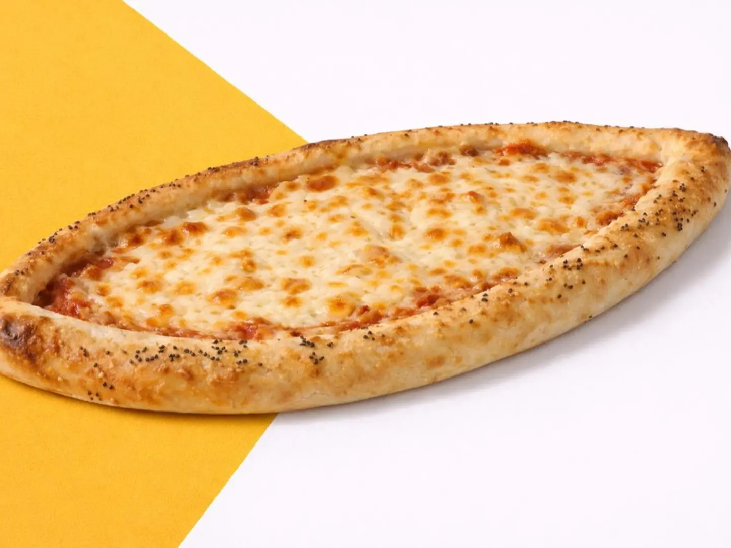 بيتزا جبنة موزاريلا