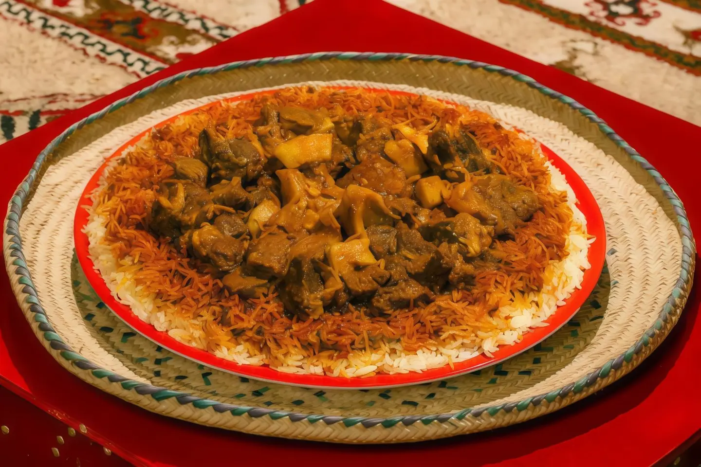 لحم حاشي مع الرز المبهر