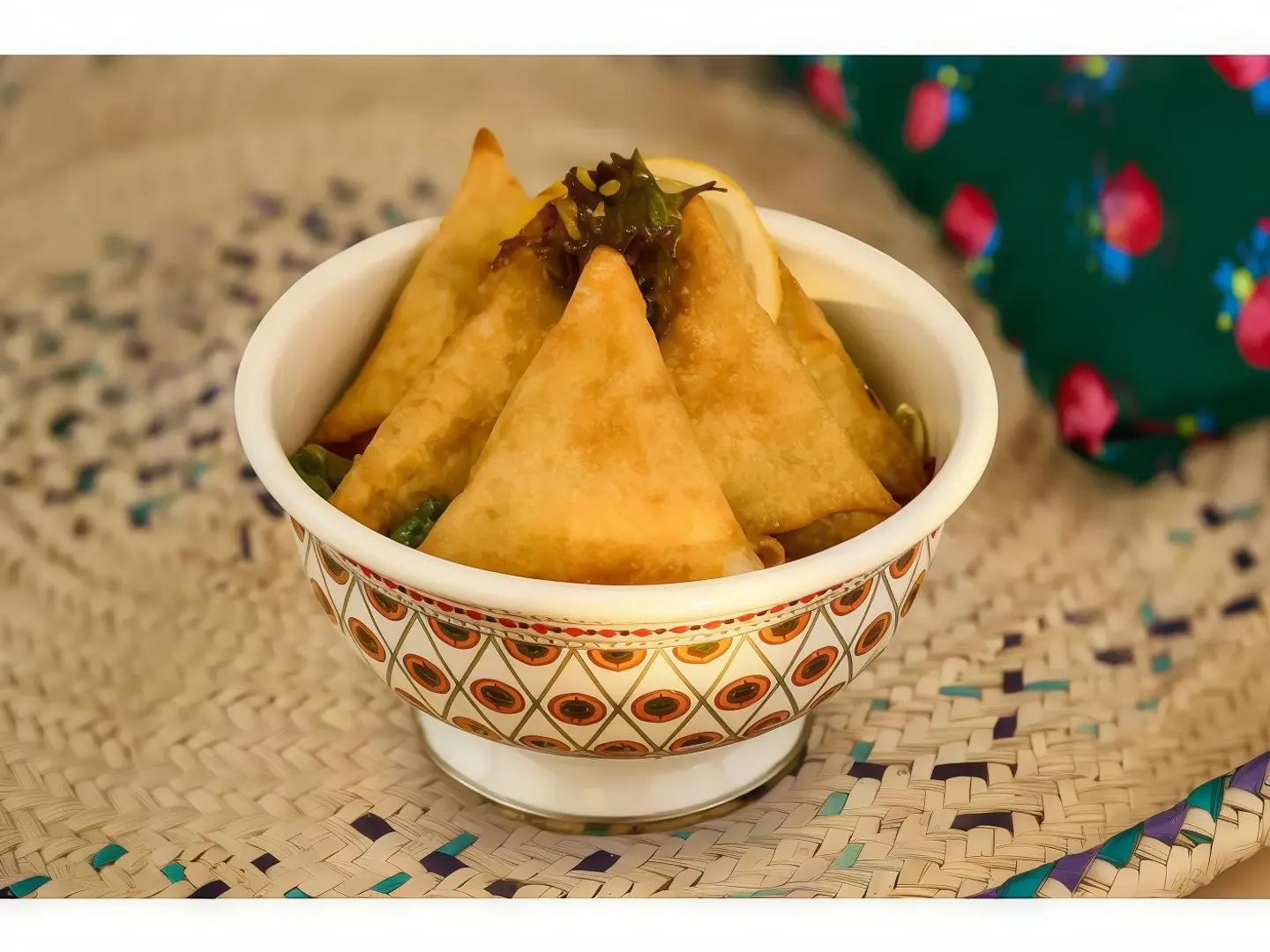 Vegtabule With Cheese Samosa - 5 Pieces